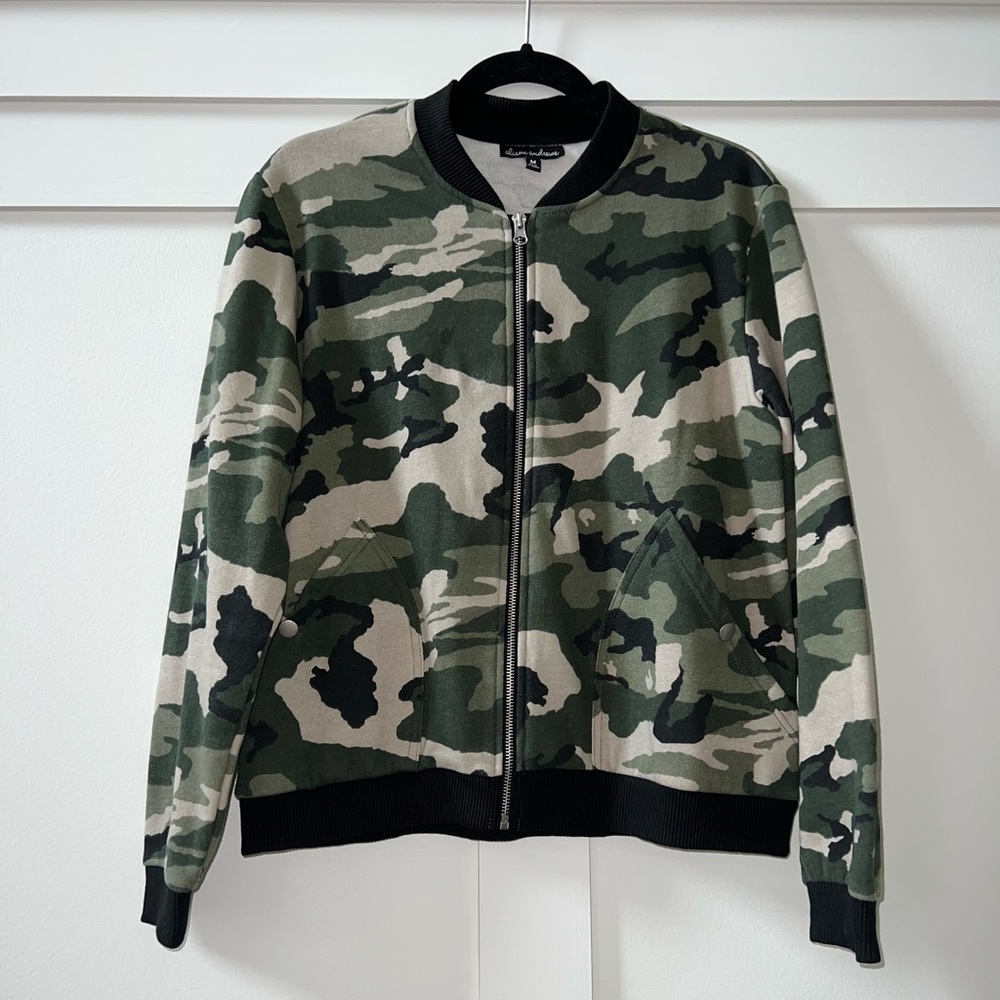 Women’s Camo Jacket